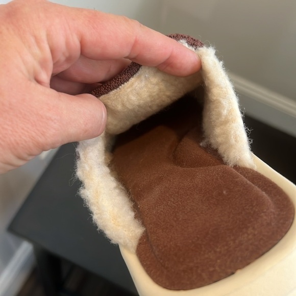 LUSSO (RARE - Sold Out) Brown Esto Waffle Slippers EUC Size 6-6.5 - Picture 6 of 10